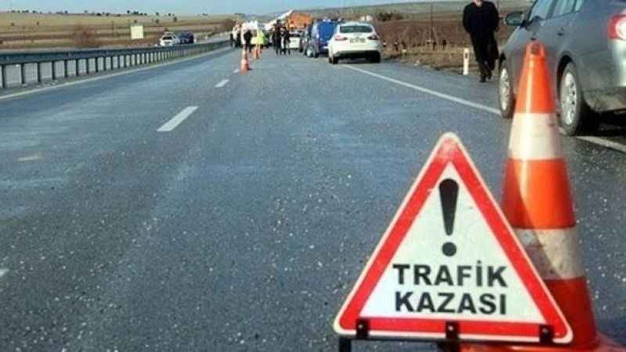 Konya'da bariyere çarpan otomobildeki 2 kişi öldü, 2 kişi yaralandı