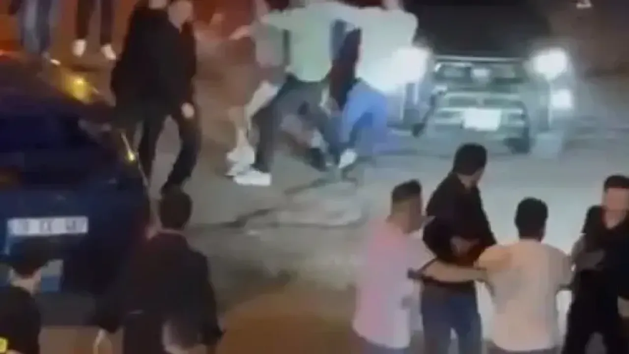 Düğün salonu önündeki tekmeli, yumruklu kavga 
