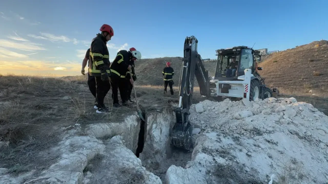 2 metre derinliğindeki yarığa düştü 