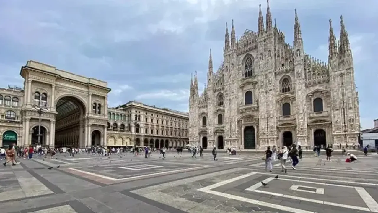 Milano'da açık alanlarda sigara içme yasağı