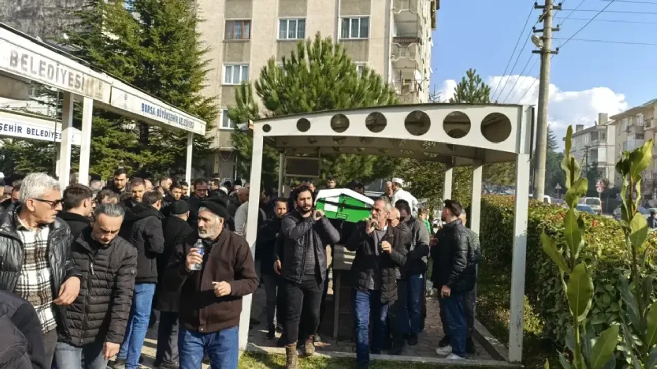 Yarım saat arayla kalp krizi geçiren çift, 1 gün arayla hayatını kaybetti