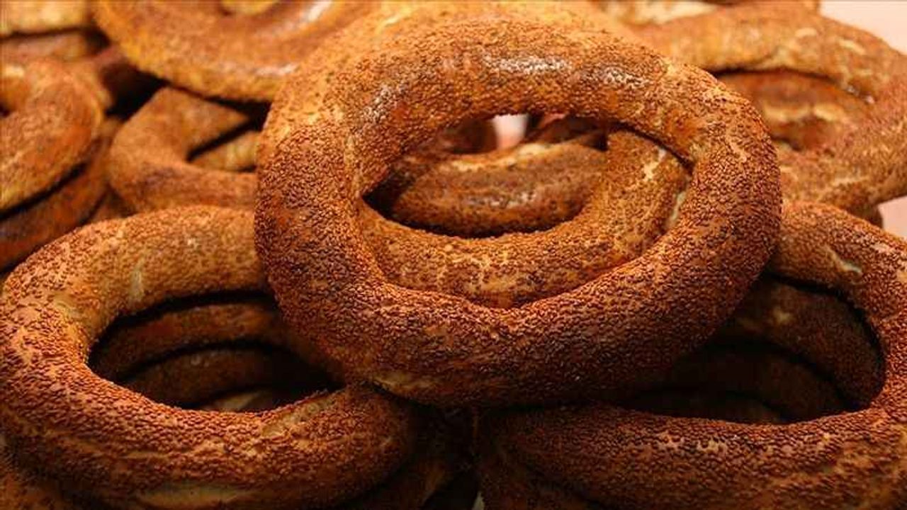 İstanbul'da simit 20 lira oldu!
