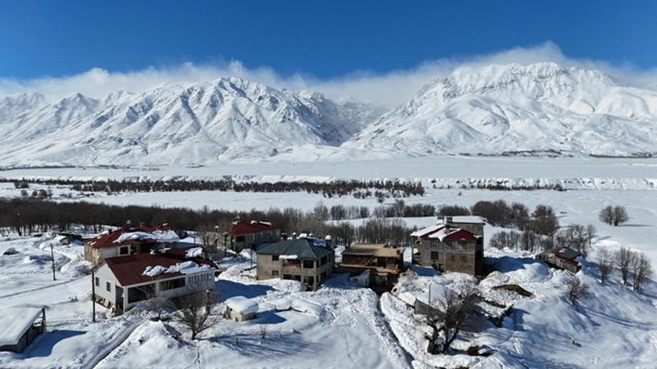  Ovacık’ta kar manzarası dronla görüntülendi