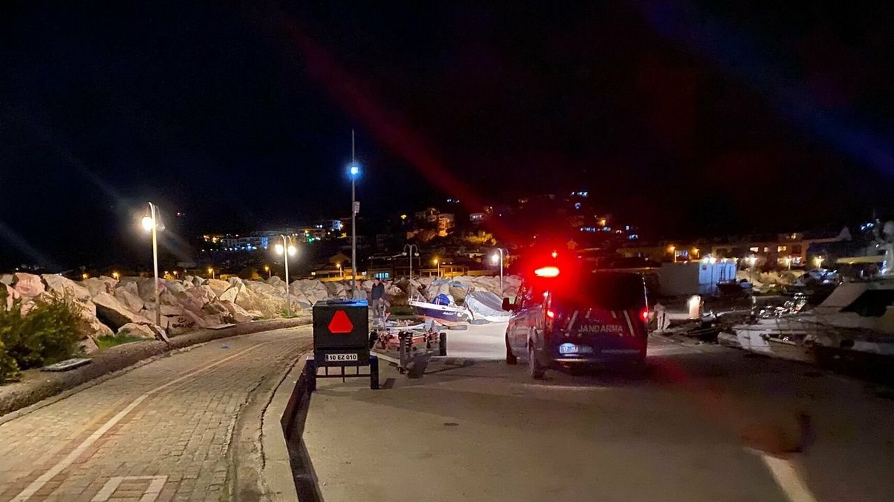 Ayvacık’ta Kayalıklarda Ceset Bulundu