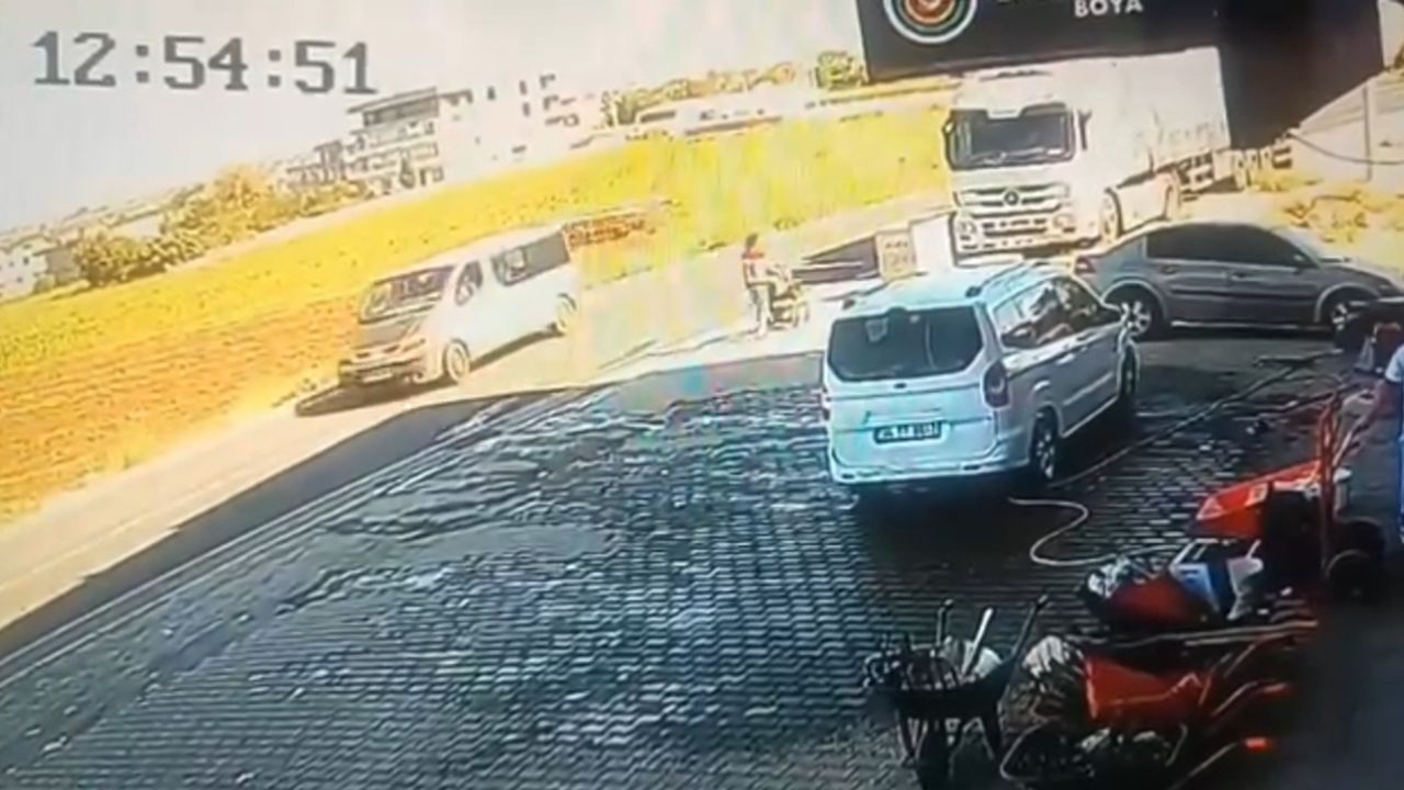Diyarbakır'da otomobille minibüs çarpıştı