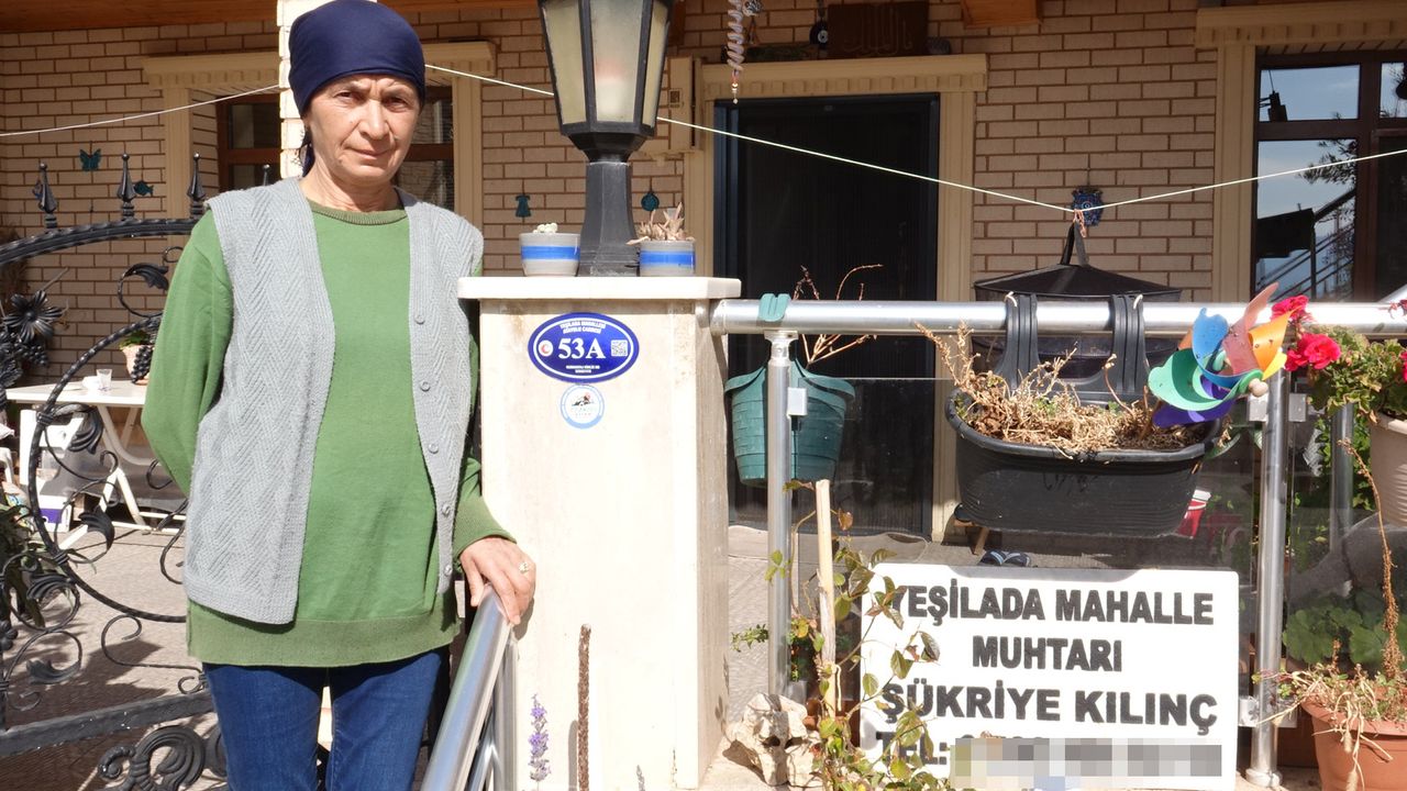 İlk kadın muhtarı, 16 yıldır mührü kaptırmadı