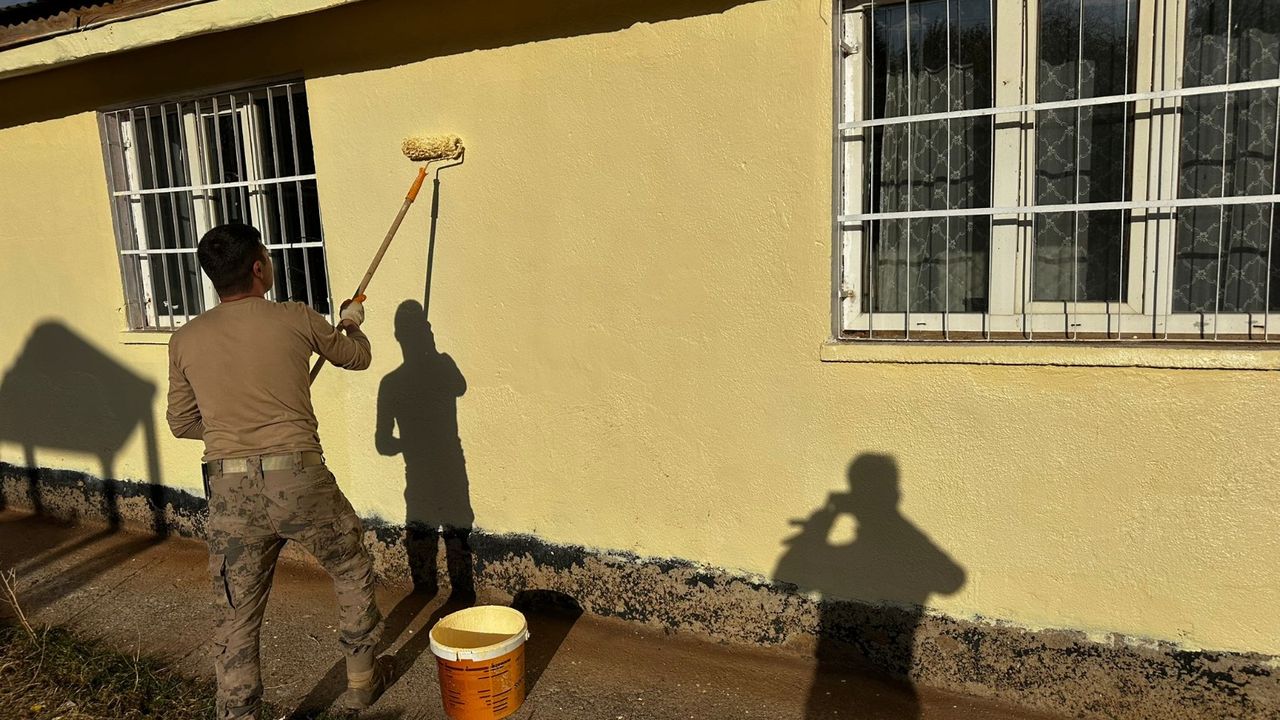 Jandarmadan köy okuluna bakım