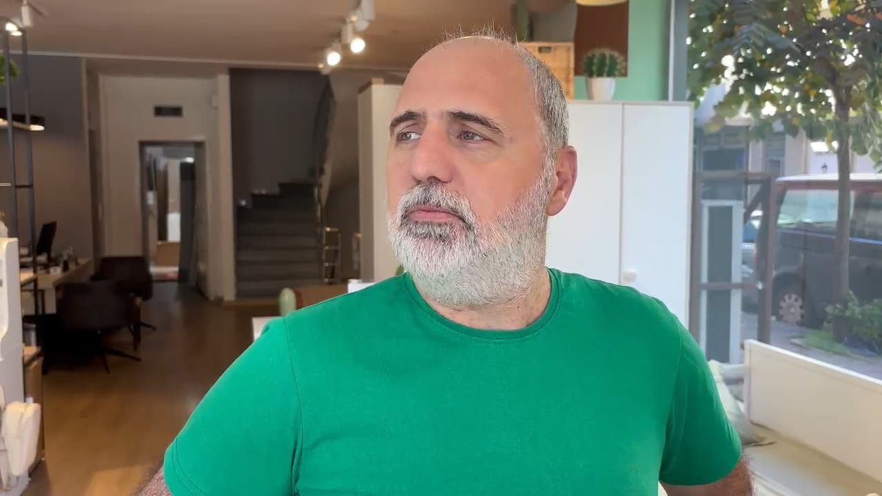 Kamyon korkuluklara çarparak durdu