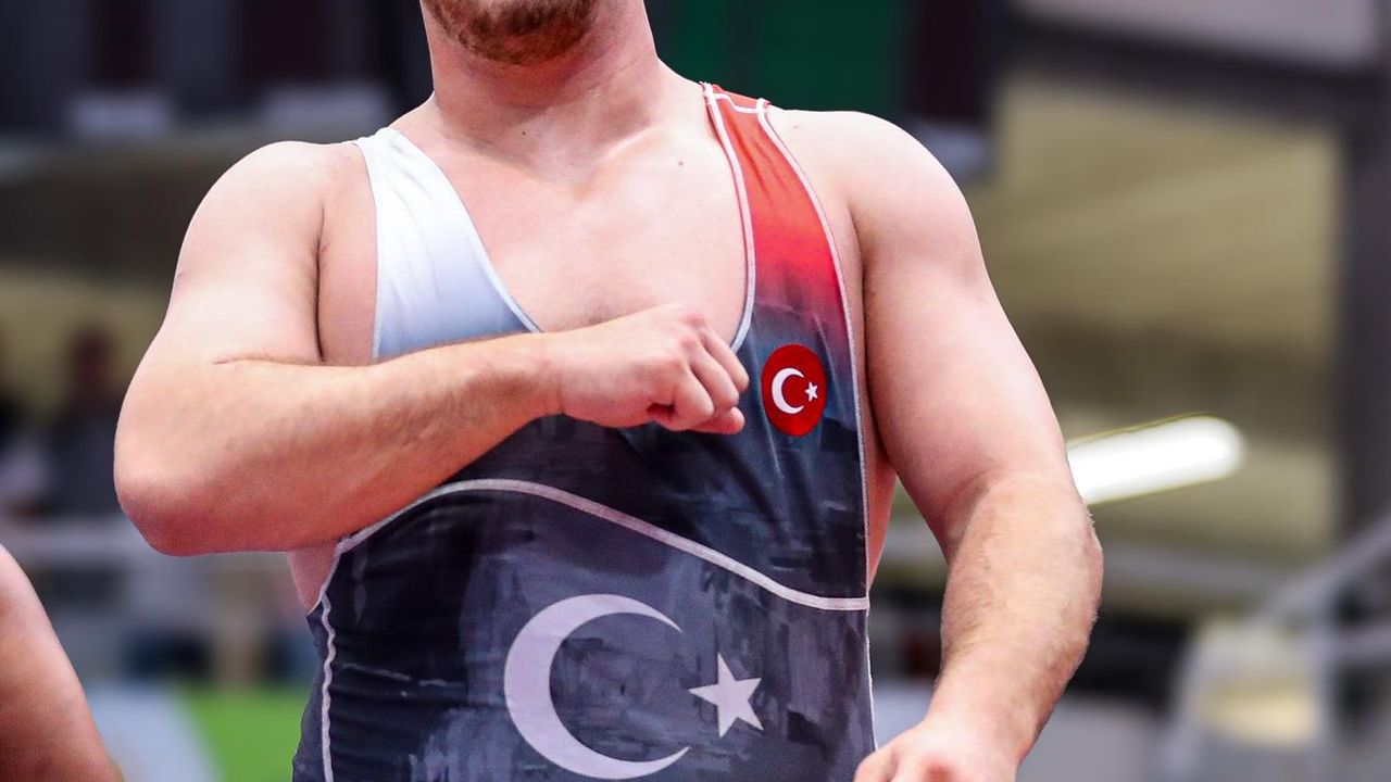 Milli Güreşçi Hakan Büyükçingil Dünya 3.’sü Oldu
