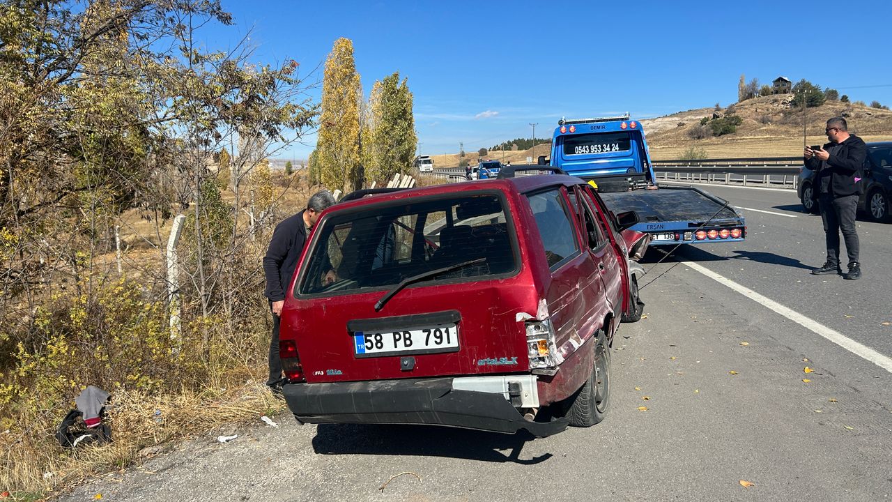 Otomobil bariyerlere çarptı