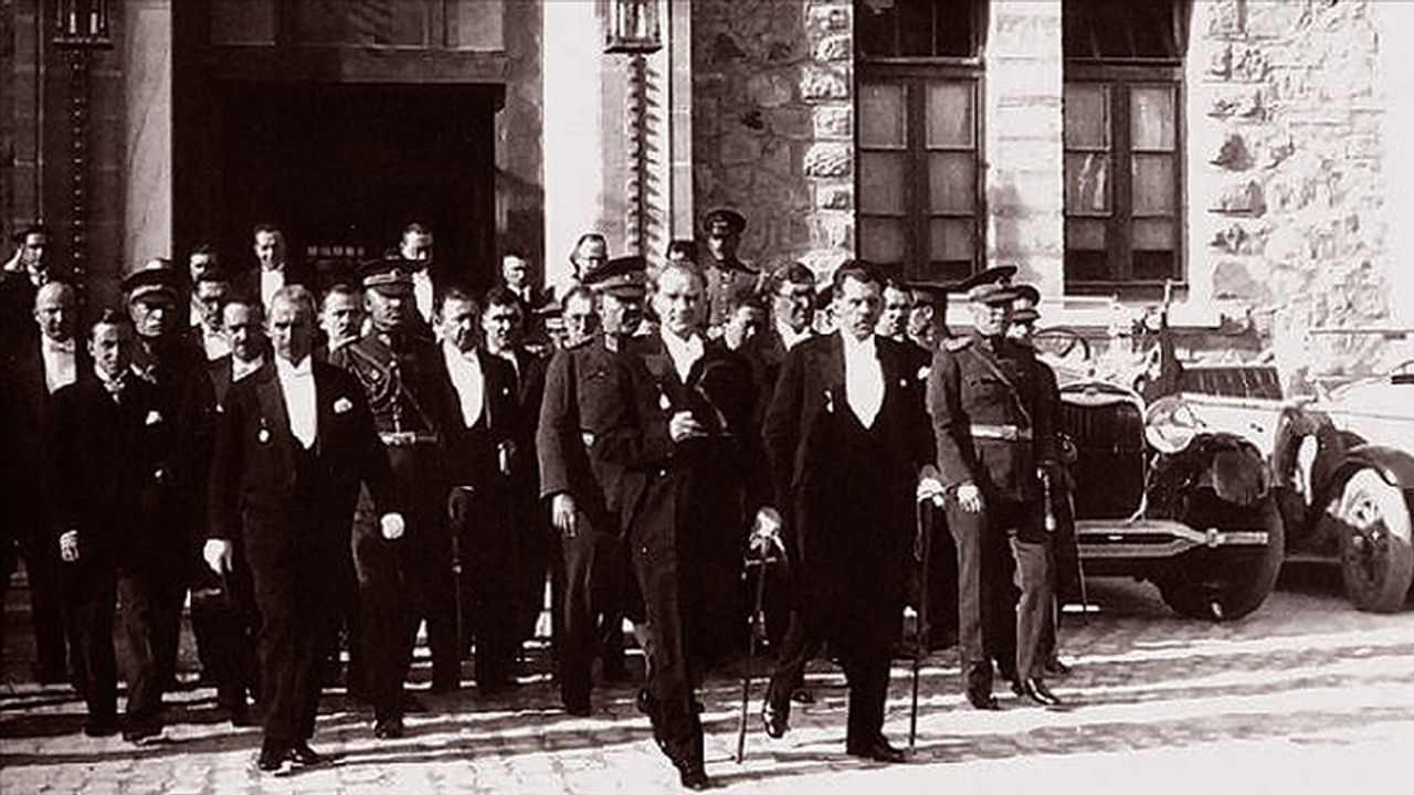 Cumhuriyetin İlanı ve Tarihte Öne Çıkan Olaylar Neler?