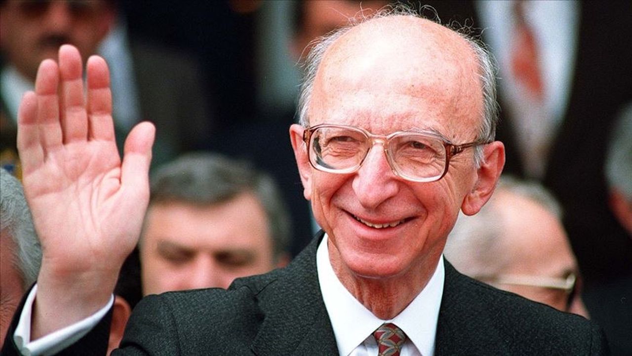 Bilimle siyaseti buluşturan isim: Erdal İnönü