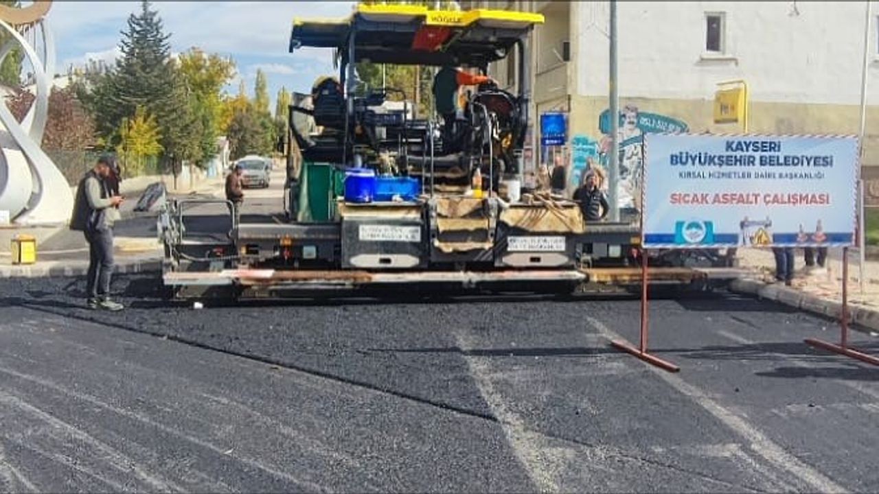 Pınarbaşı ilçesinde asfalt  çalışması