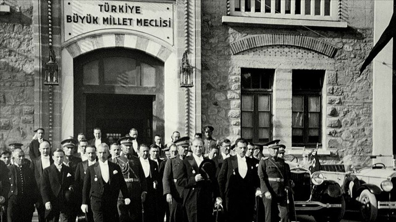 1922’de Tarihi Karar: Saltanatın Kaldırılması