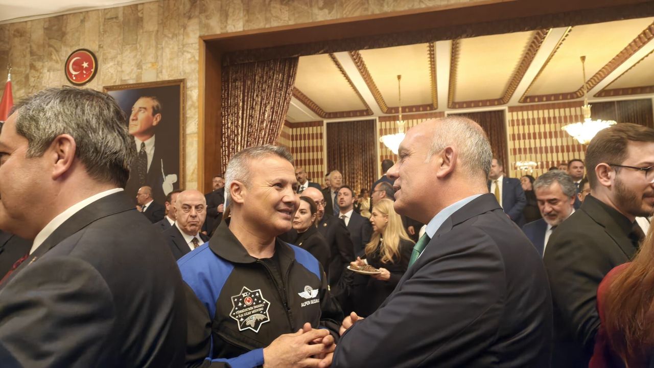 Meclis’te 23 Nisan resepsiyonu yoğun katılımla gerçekleşti