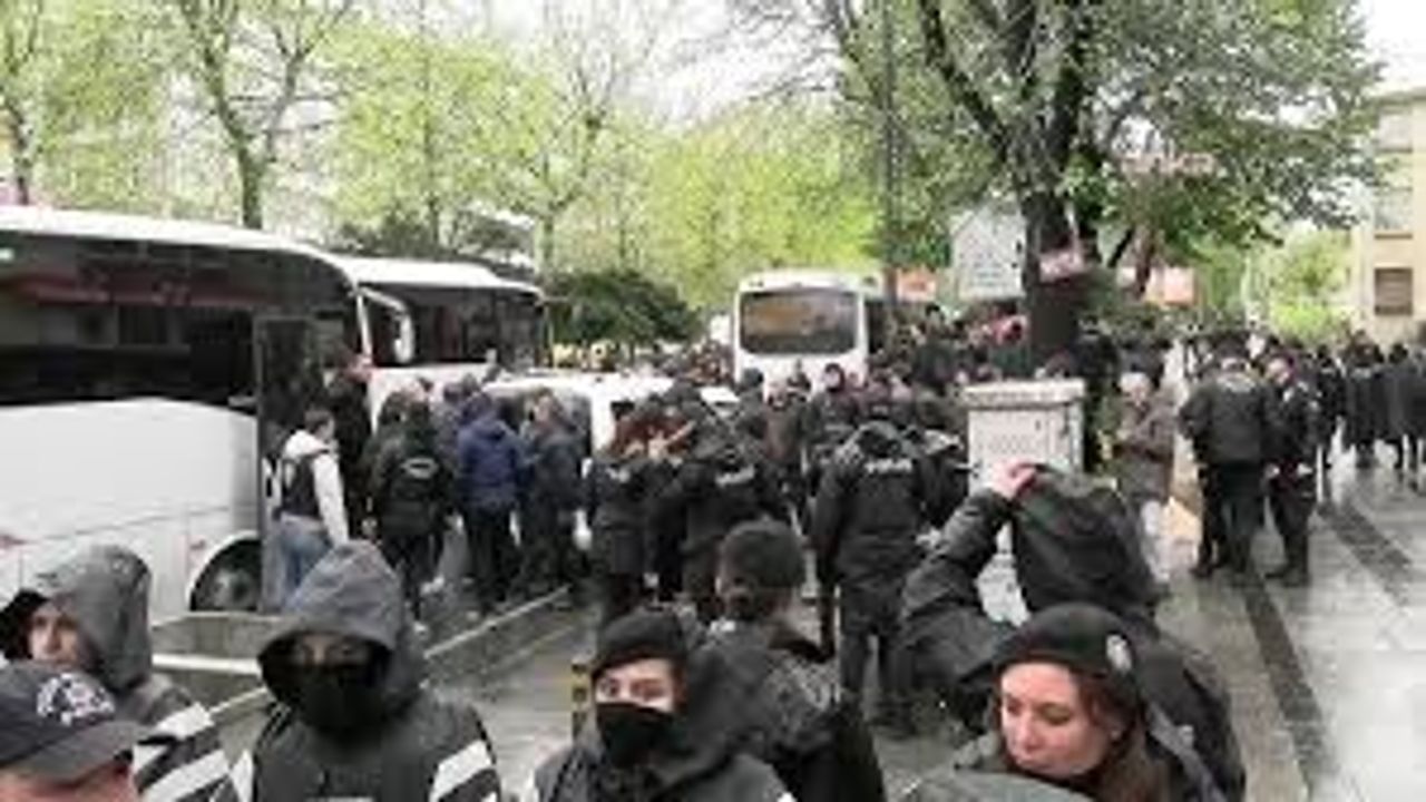 Taksim'de HKP'lilere 1 Mayıs Müdahalesi!