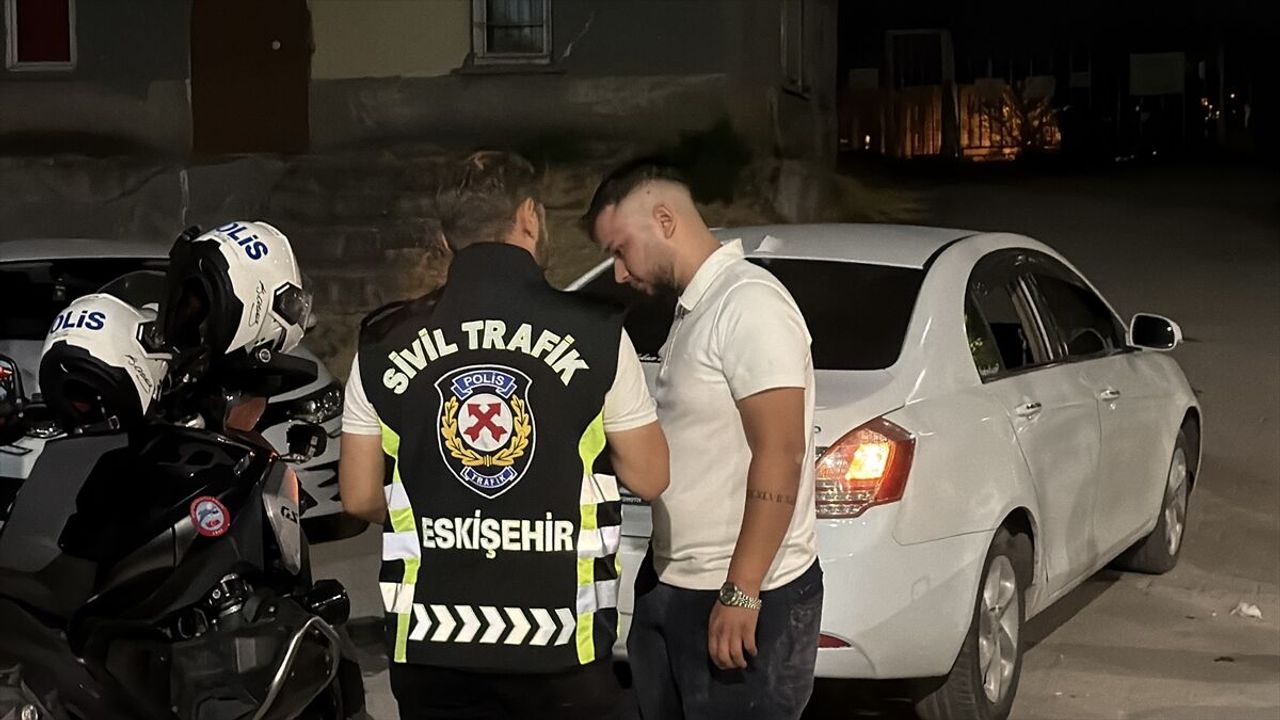 Eskişehir'de Polisten Kaçan Alkollü Aday Sürücünün Ehliyeti İptal Edildi