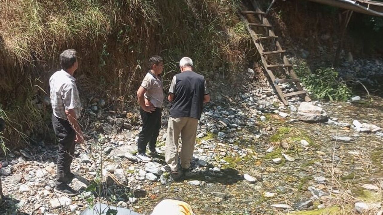 3 tekerlekli motosiklet dere yatağına devrildi