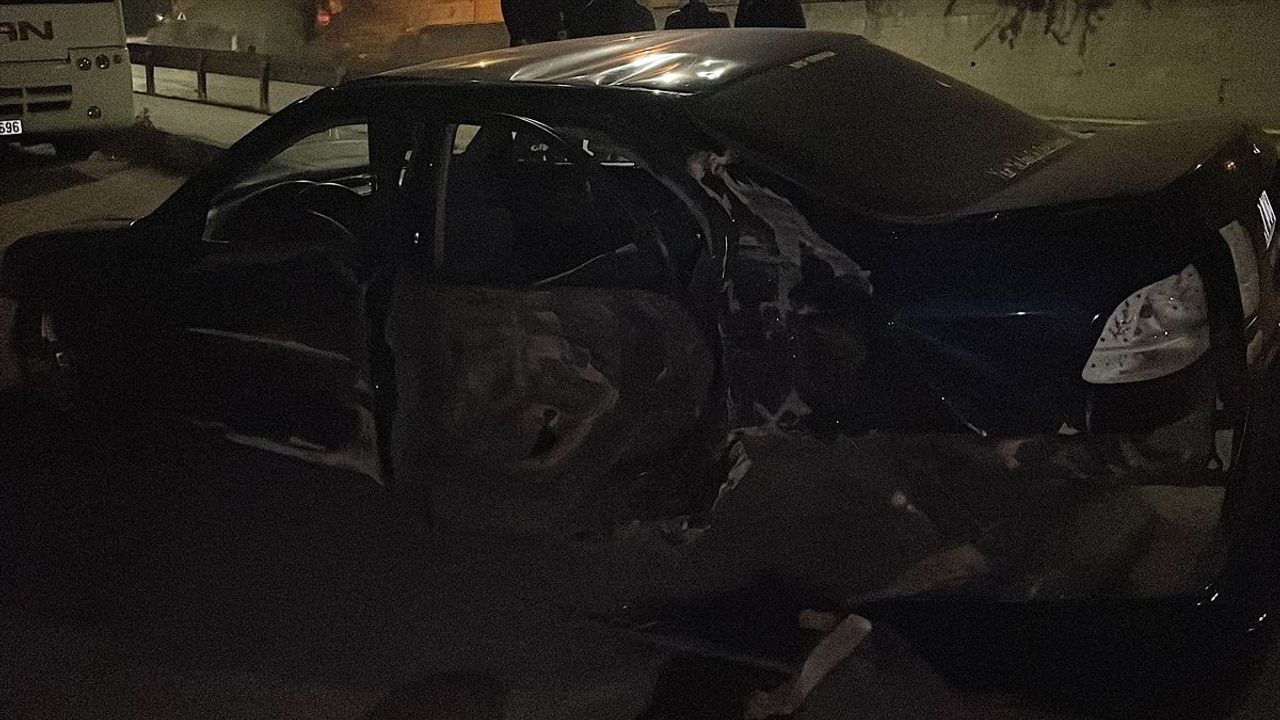 Kayseri'de yeni otomobil kaza yaptı