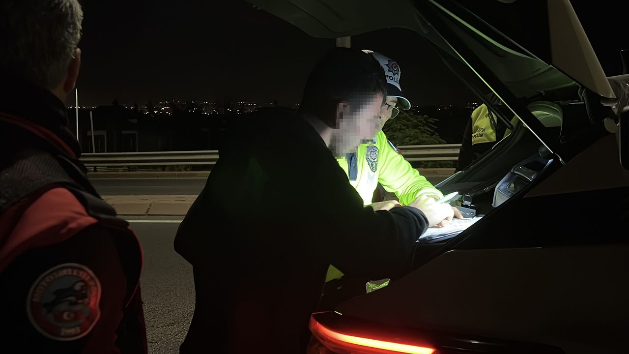 Polisten kaçan ehliyetsiz sürücü polise ağladı