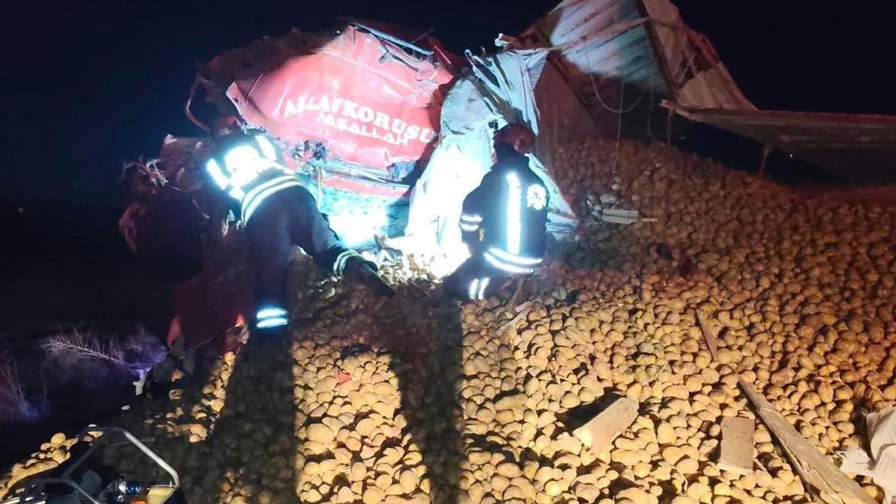 Konya'da tanker-TIR kazasında sürücü hayatını kaybetti