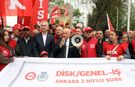 Yenimahalle’de 1 Mayıs Yürüyüşüne Yoğun Katılım: Başkan Yaşar İşçilerle Omuz Omuza