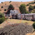 Elazığ'da Korkutan Kaza! Yolcu Treni Hemzemin Geçitte Otomobile Çarptı