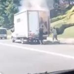TEM Otoyolu’nda kamyonet alev alev yandı