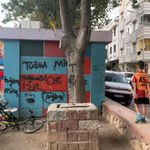 Avcılar'da parktaki trafonun üzerinde mahsur kaldı