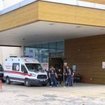 Şarampole yuvarlanan otomobil ağaca çarptı