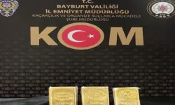 Otomobilin bagajdan kaçak külçe altın ele geçirildi