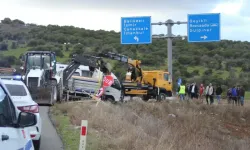 Çanakkale'de 2 kamyonet çarpıştı