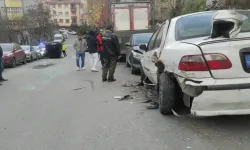 Park halindeki 7 araca çarpıp takla attı