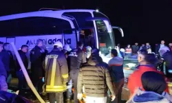 Yolcu otobüsü ve otomobil çarpıştı