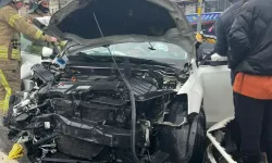Ters yöne giren otomobille cip kafa kafaya çarpıştı