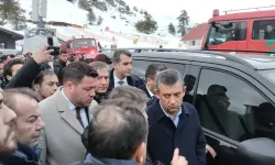Özgür Özel, Grand Kartal Otel'de açıklamalarda bulundu