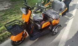 Elektrikli motosiklet devrildi!