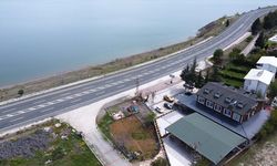 Göl manzaralı işletmeye modern dokunuş