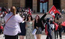 Anıtkabir'de 19 Mayıs coşkusu renkli görüntülere sahne oldu!