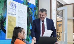 Bakan Tekin, öğrencilerle buluştu