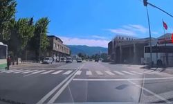 Bursa'da kırmızı ışıkta geçen minibüs dehşeti yaşattı