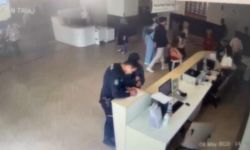 Holding önünde silahlı saldırı