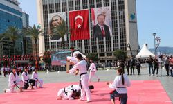 İzmir'de 19 Mayıs Gençlik ve Spor Bayramı kutlandı
