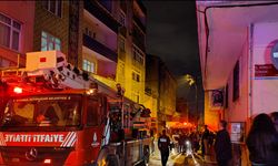 Küçükçekmece'de çatı yangını