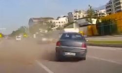 Lastiği patladı kazaya sebep oldu!