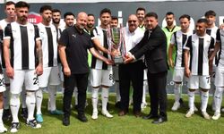 Manisaspor, namağlup şampiyonluklakupayı kaldırdı