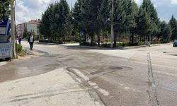 Minibüs ile otomobil çarpıştı