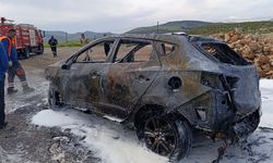 Nurdağı'nda seyir halindeki otomobil alev aldı!