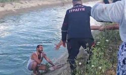 Sulama Kanalına Düşen Sürücü, Yardımları Reddetti