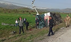Van'da otobüs devrildi